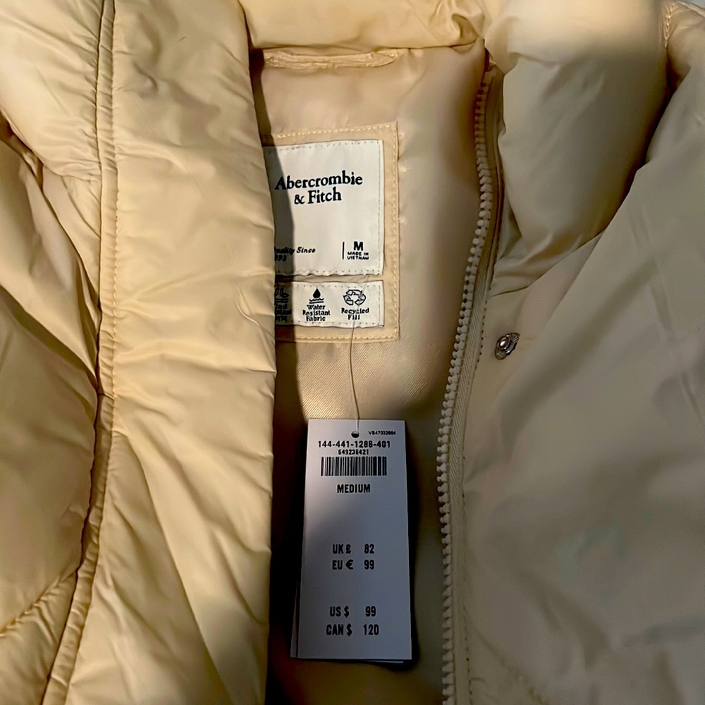 Long Abercrombie puffer vest nwt size medium